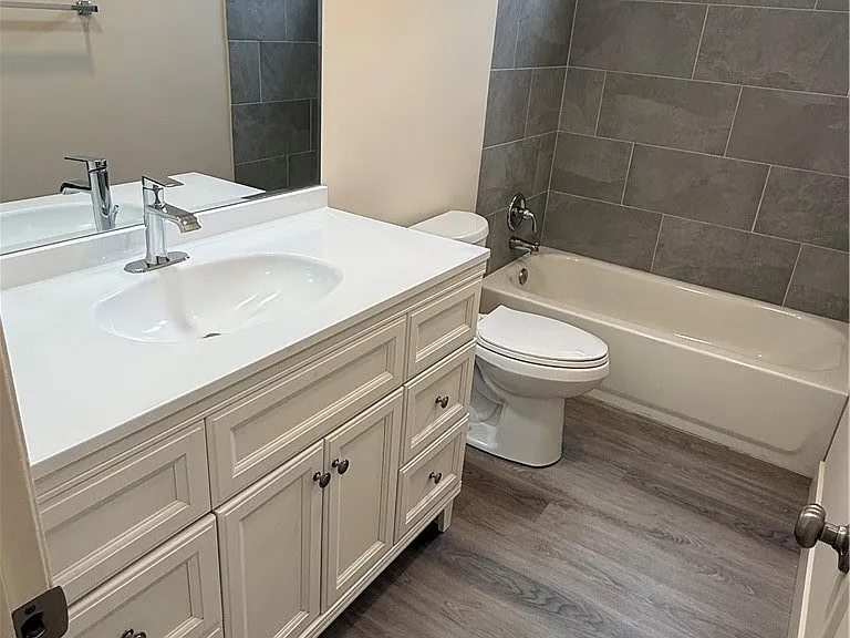 2210 Clark Ln #2 — Photo 7