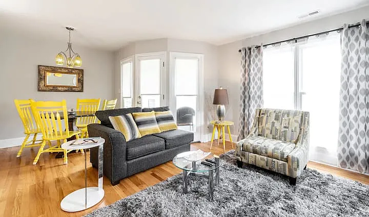 2 bed, 947 sqft, $3,100 — Photo 1