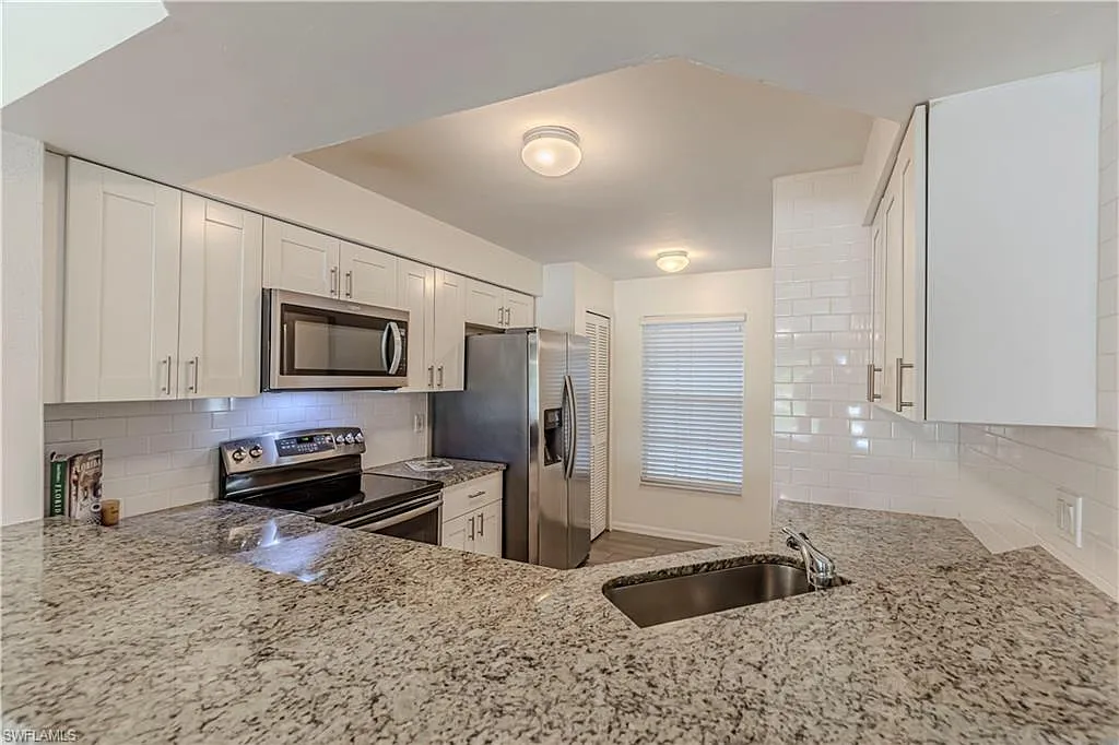 3 bed, 2.0 bath, 1267 sqft, $2,450 — Photo 3