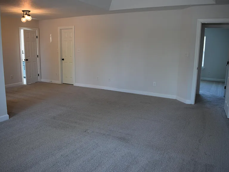201 Bainbridge Dr — Photo 21