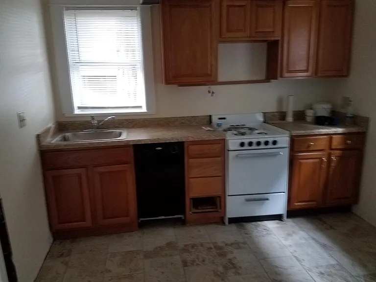 660 Downing Ct — Photo 5