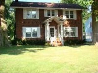 1011 Main St, Pella, IA 50219