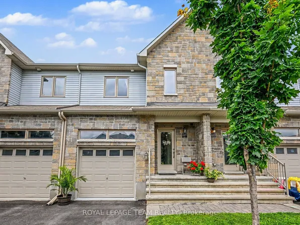 227 King St, Carleton Place, ON K7C 0G9