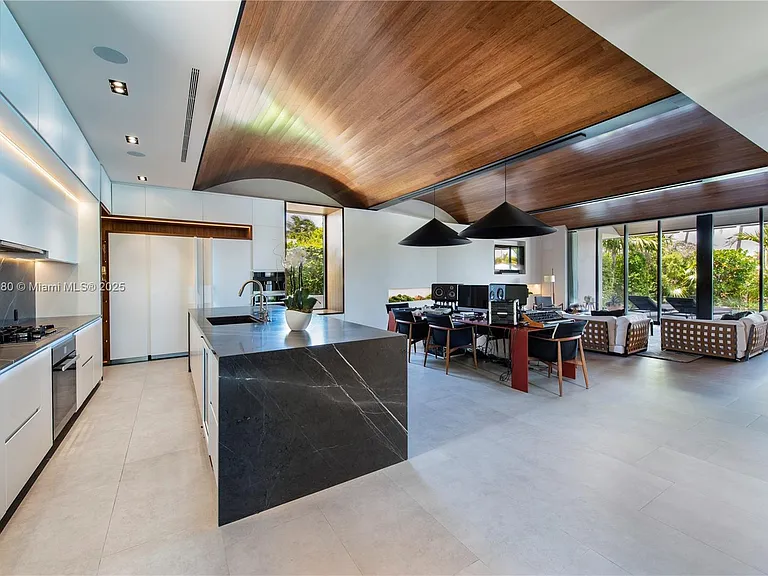 Noremac Ave — Photo 15