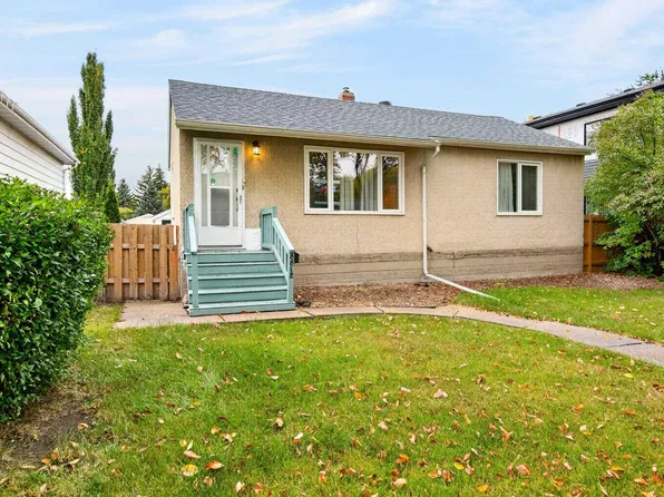 8812 79th St NW, Edmonton, AB T6C 2P6