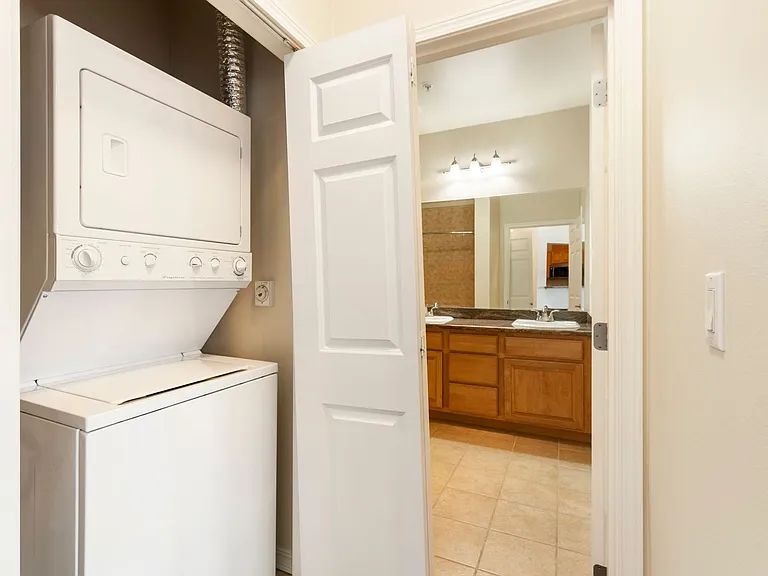 The Fulton Apartments — Photo 11