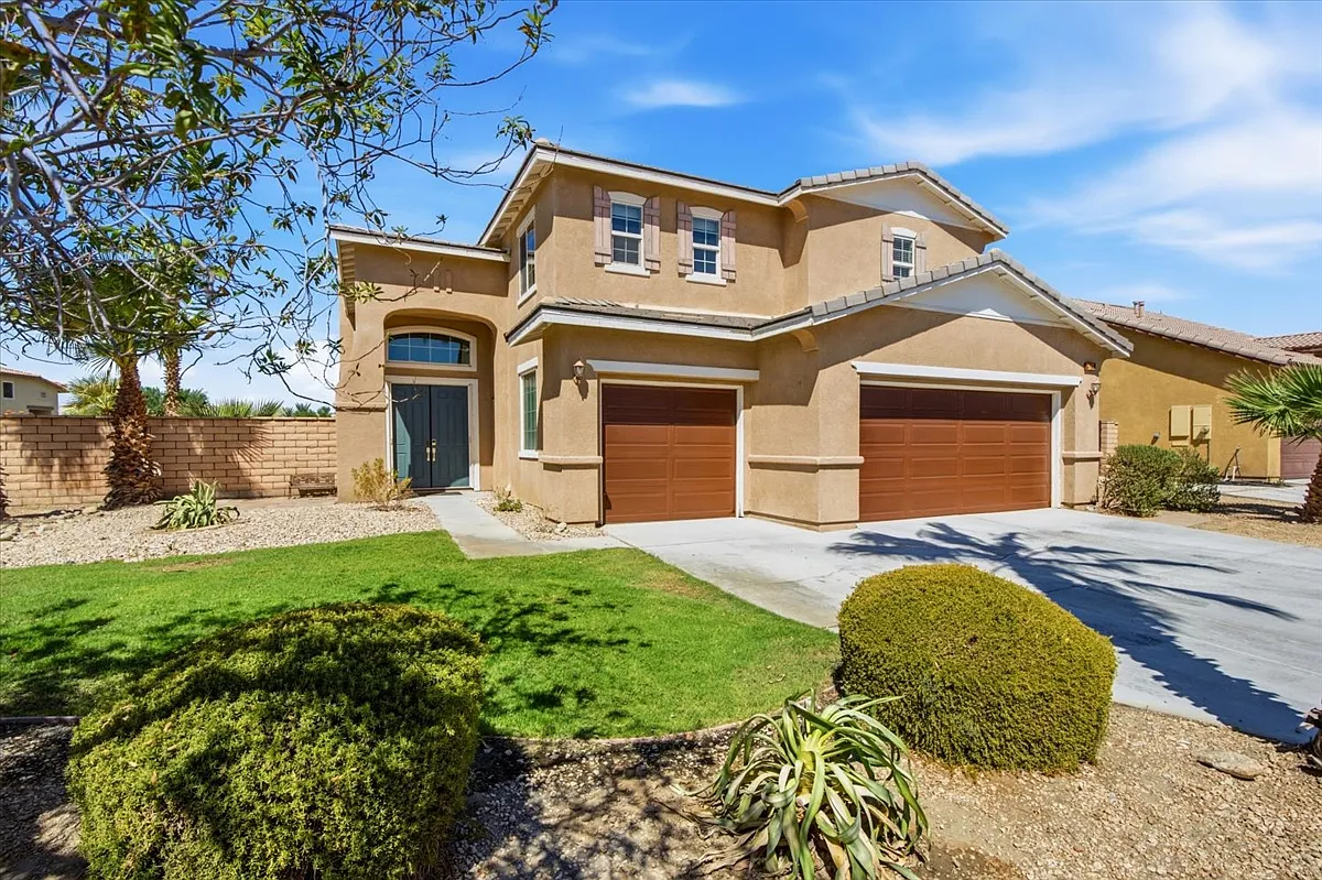 4 bed, 3163 sqft, $4,000 — Photo 1