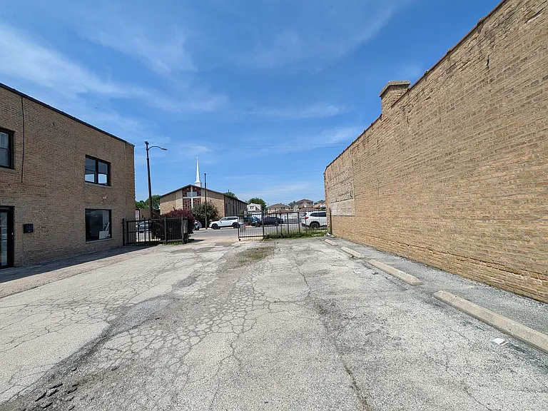 6123 W Belmont Ave #2 — Photo 11