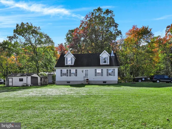 25 Robin Ln, New Ringgold, PA 17960