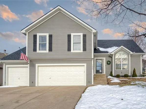 7425 N Smalley Ave, Kansas City, MO 64158