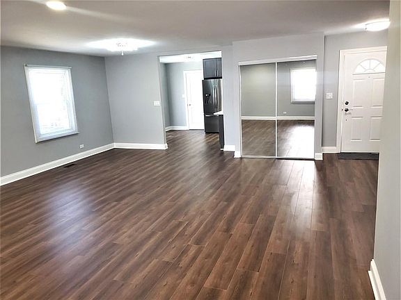 3rd image of 335 Indian Hill Dr