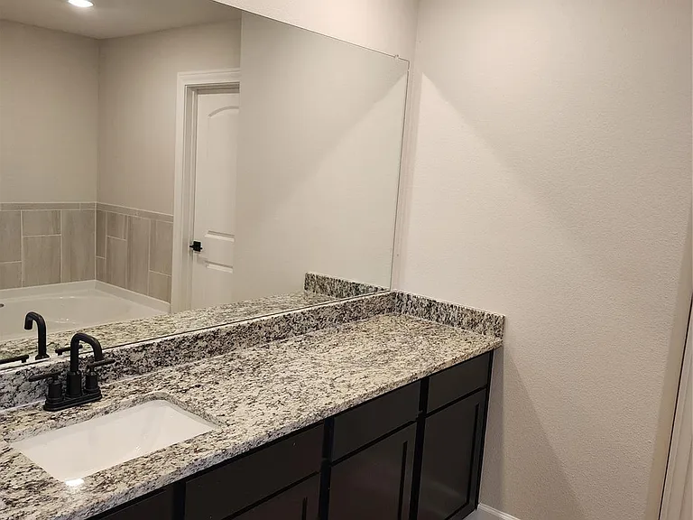 1411 Butler Ave — Photo 12