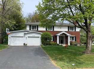 1518 Hackberry Rd, Deerfield, IL 60015