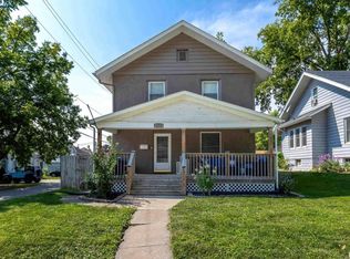424 21st St, Bettendorf, IA