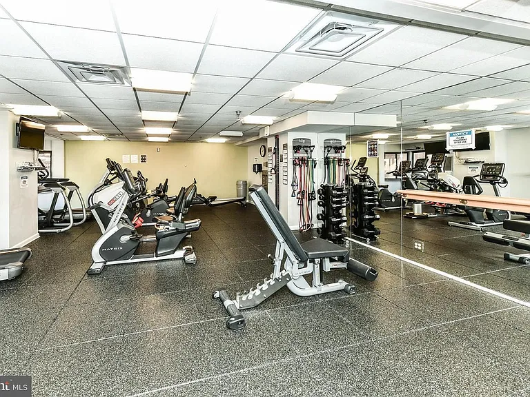 900 N Stafford St #1410 — Photo 31