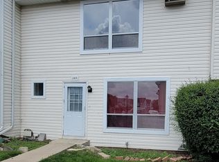 249 Peppertree Ln, Aurora, IL 60504