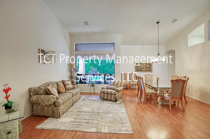 9729 E Celtic Dr — Photo 2