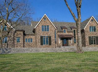 2700 Hemingway Dr, Nashville, TN 37215
