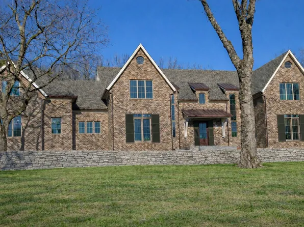 2700 Hemingway Dr, Nashville, TN 37215