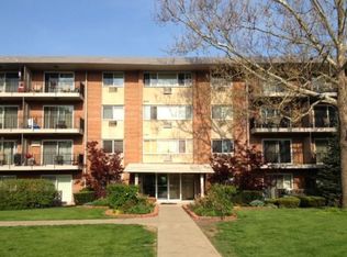 2230 S Goebbert Rd APT 139, Arlington Heights, IL 60005