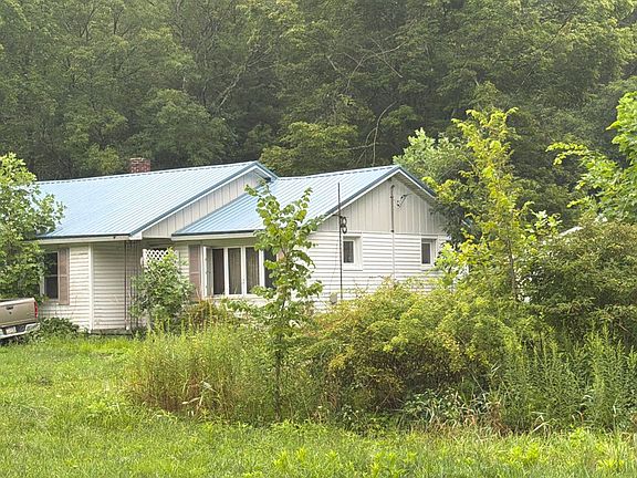 2nd image of 460 District Rd