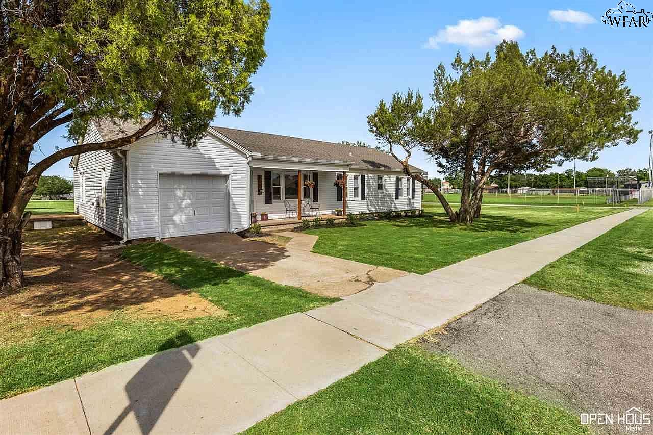 313 S Central Ave, Petrolia, TX 76377 MLS 173745 Zillow