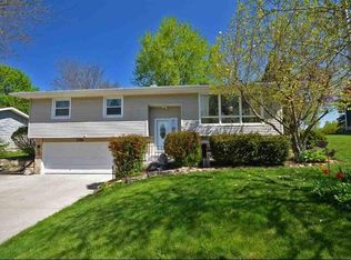 295 E Richards Rd, Oregon, WI 53575