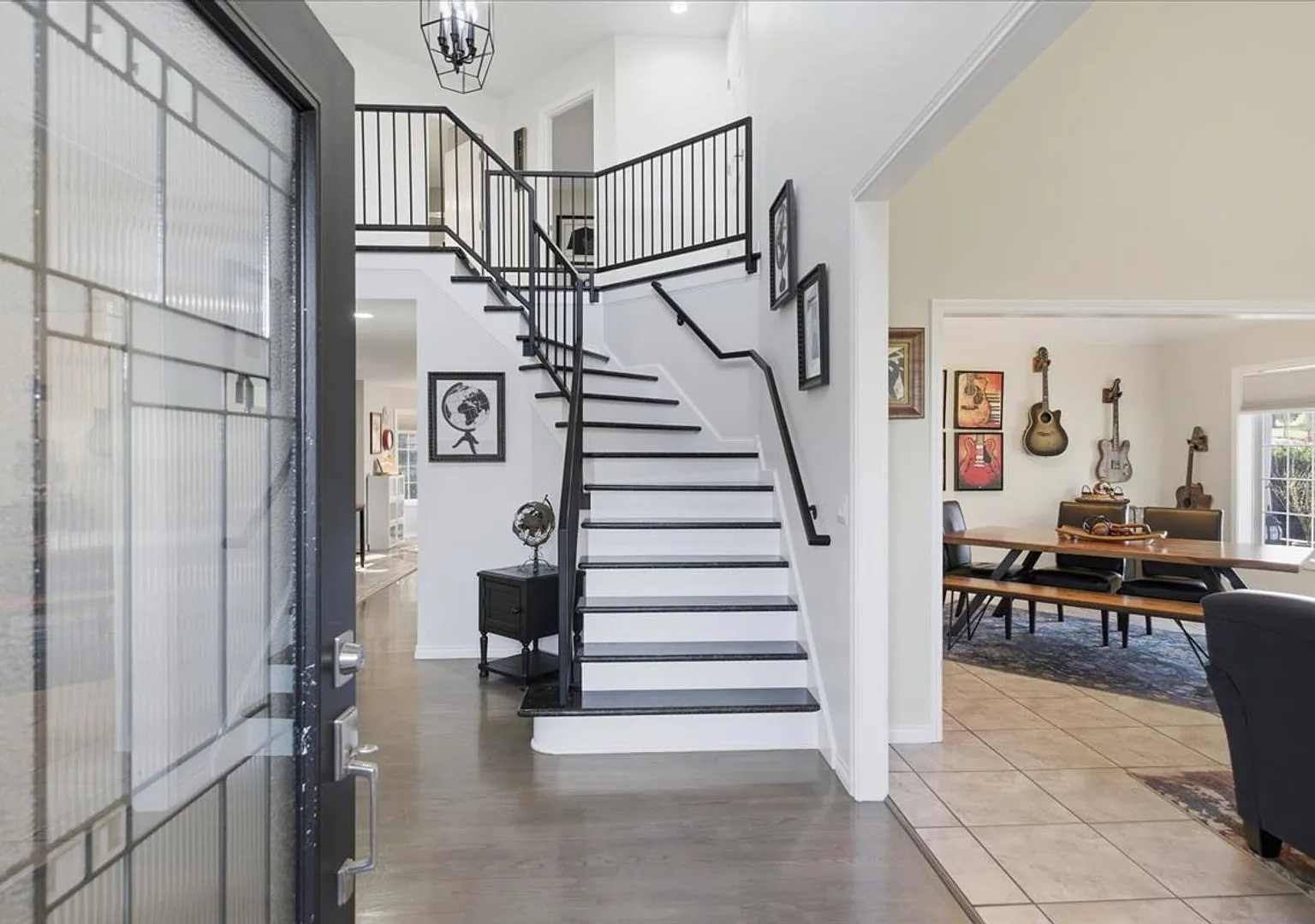 Beautiful single family rental located at 1235 NW Countryside Ct — Photo 3