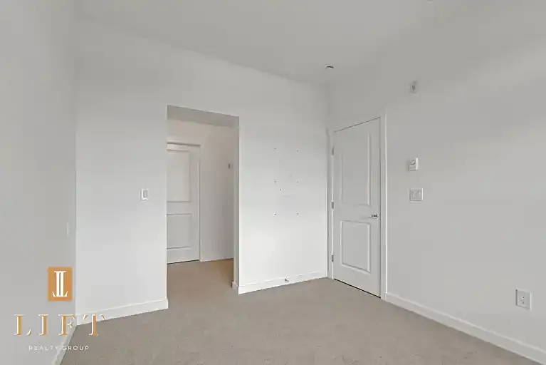 15733 85th Ave #1A — Photo 9