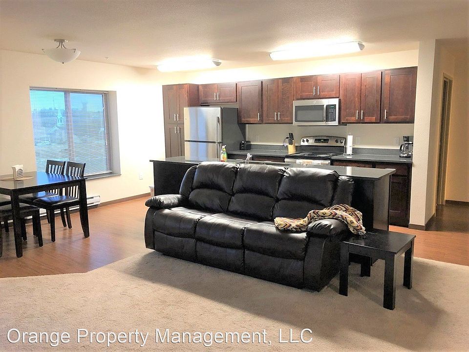 2nd image of 1406 N Main St APT 206