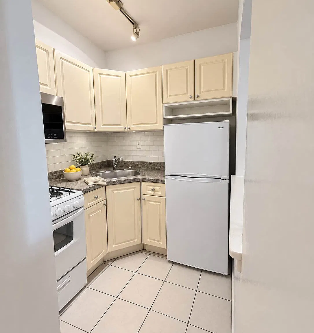207 East 89th Street — Photo 2