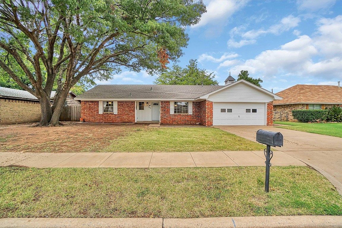 2401 N Robin St, Altus, OK 73521 MLS 1080393 Zillow