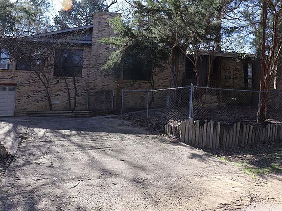 3rd image of 23556 Live Oak Dr
