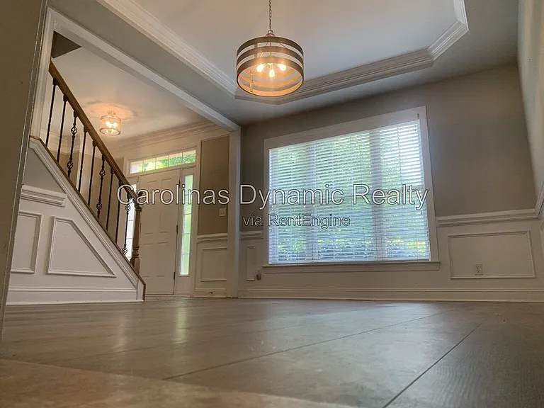 605 Queenswater Ln — Photo 40