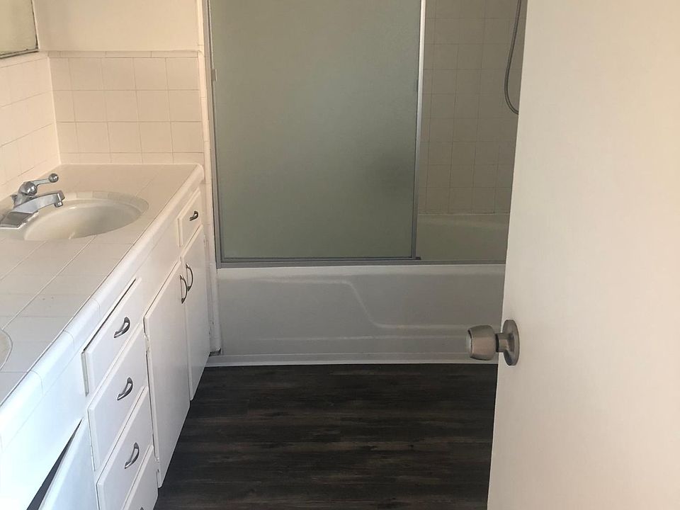 1st image of 3061 E 5th St