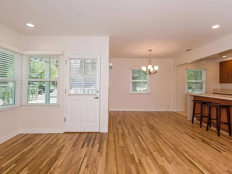 4752 Topanga Canyon Blvd — Photo 5