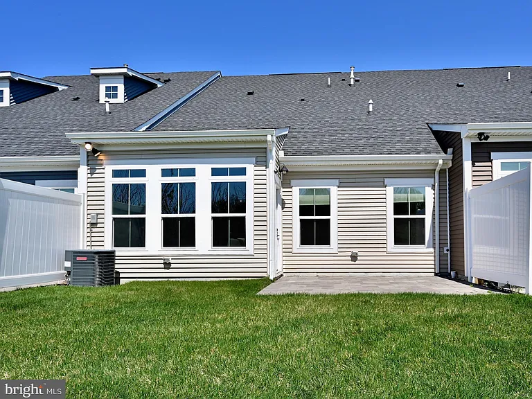 33731 Freeport Dr — Photo 7