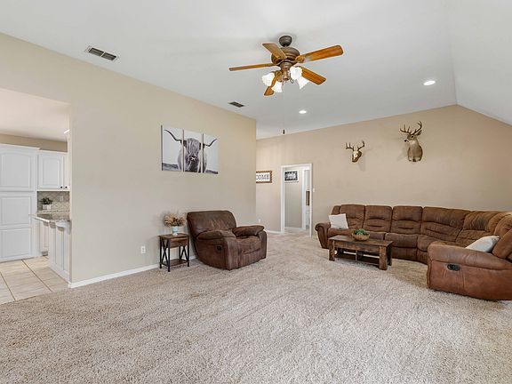 5th image of 1406 Glenwood Dr