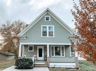 406 2nd St NE, Waukon, IA 52172