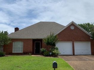 577 Spring Lake Dr, Pearl, MS 39208