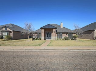 1305 Dover Ln, Wolfforth, TX 79382