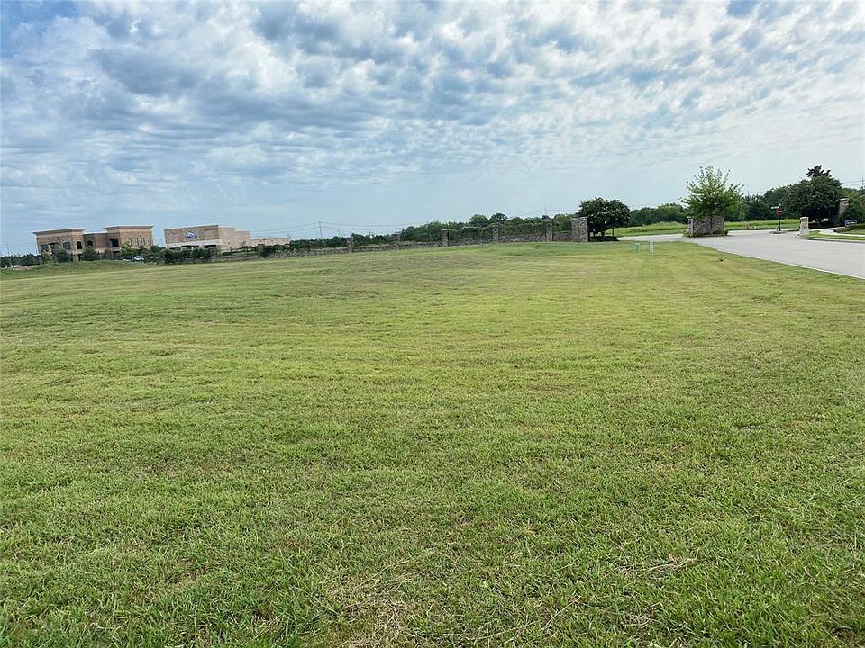 1st image of 160 Old Vineyard Ln
