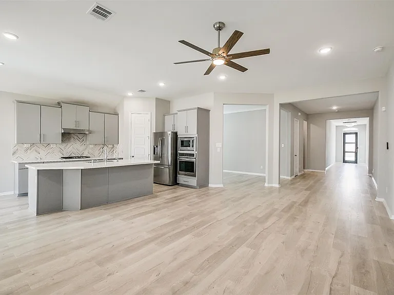 18314 Southwood Creek Dr — Photo 5