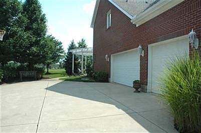 3rd image of 1086 Charter Pl