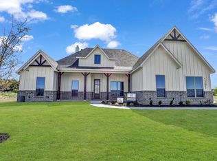 1305 Eagle Dr, Weatherford, TX 76085