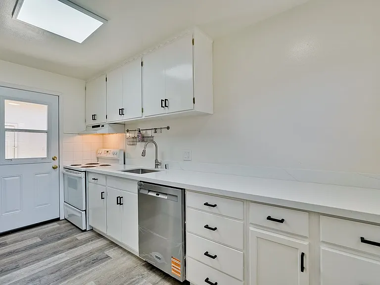 800 W Hacienda Ave — Photo 9
