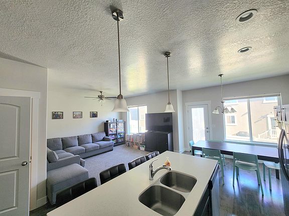 4th image of 3982 W 1650th St N