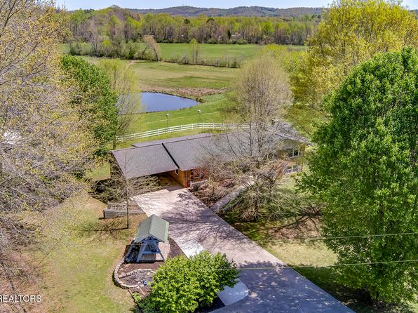 823 Old Harriman Hwy, Oliver Springs, TN 37840