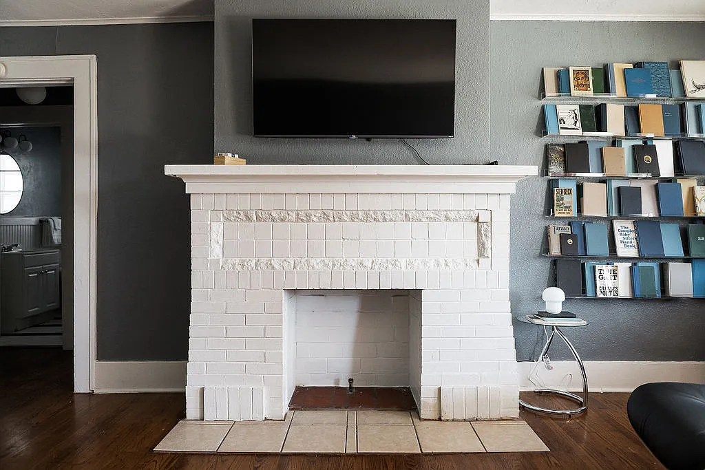 305 Northwest 25th Street - 1 — Photo 3