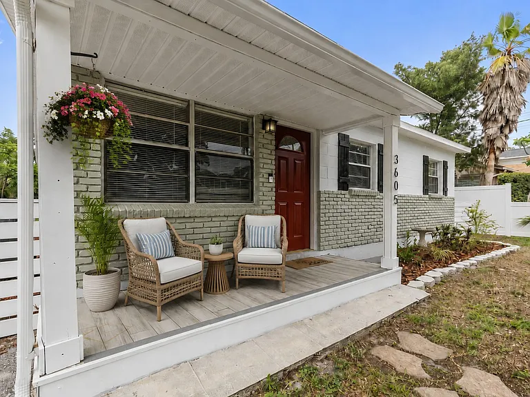 3605 W Iowa Ave — Photo 3